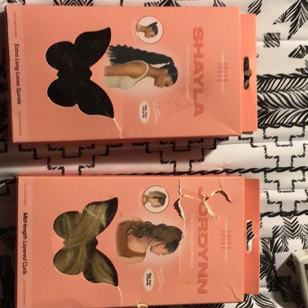 Brand new Insertnamehere clip in ponytails